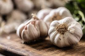 Garlic for toothache treatment 