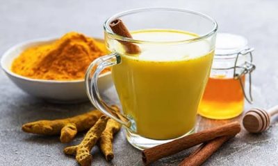 Turmeric milk cores sore throat