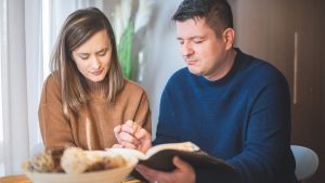 WHY COUPLES SHOULD PRAY TOGETHER