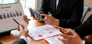 HOW TO BECOME A BUSINESS ADVISER