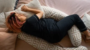PREGNANT WOMEN AND SLEEPING POSITIONS