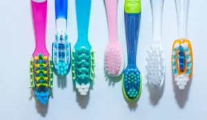TOOTHBRUSHES FOR DENTAL ISSUES