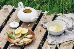HEALTH RELEVANCE OF WHITE AND GREEN TEA