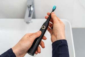 TOOTHBRUSHES FOR DENTAL ISSUES
