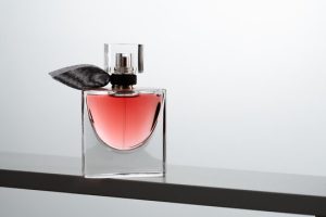 REVIEWING LA VIE EST BELLE