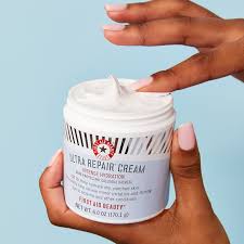 FIRST AID BEAUTY ULTRA REPAIR 