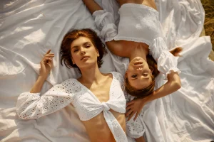 HOW TO STAY COOL IN SUMMER