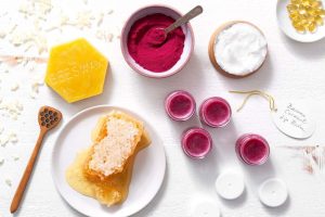 NATURAL LIP MOISTURIZERS