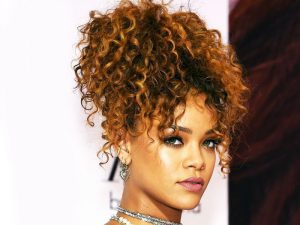 how to maintain wavy hair