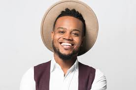 TRAVIS GREENE LISTEN LYRICS