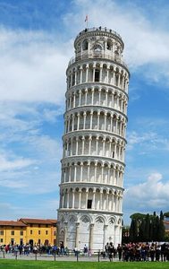 Leaning tower of pisa