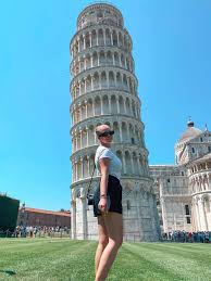 Leaning tower of pisa