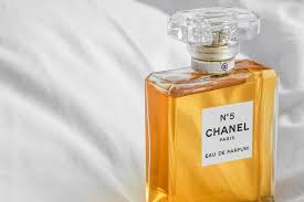 Reviewing Chanel No. 5